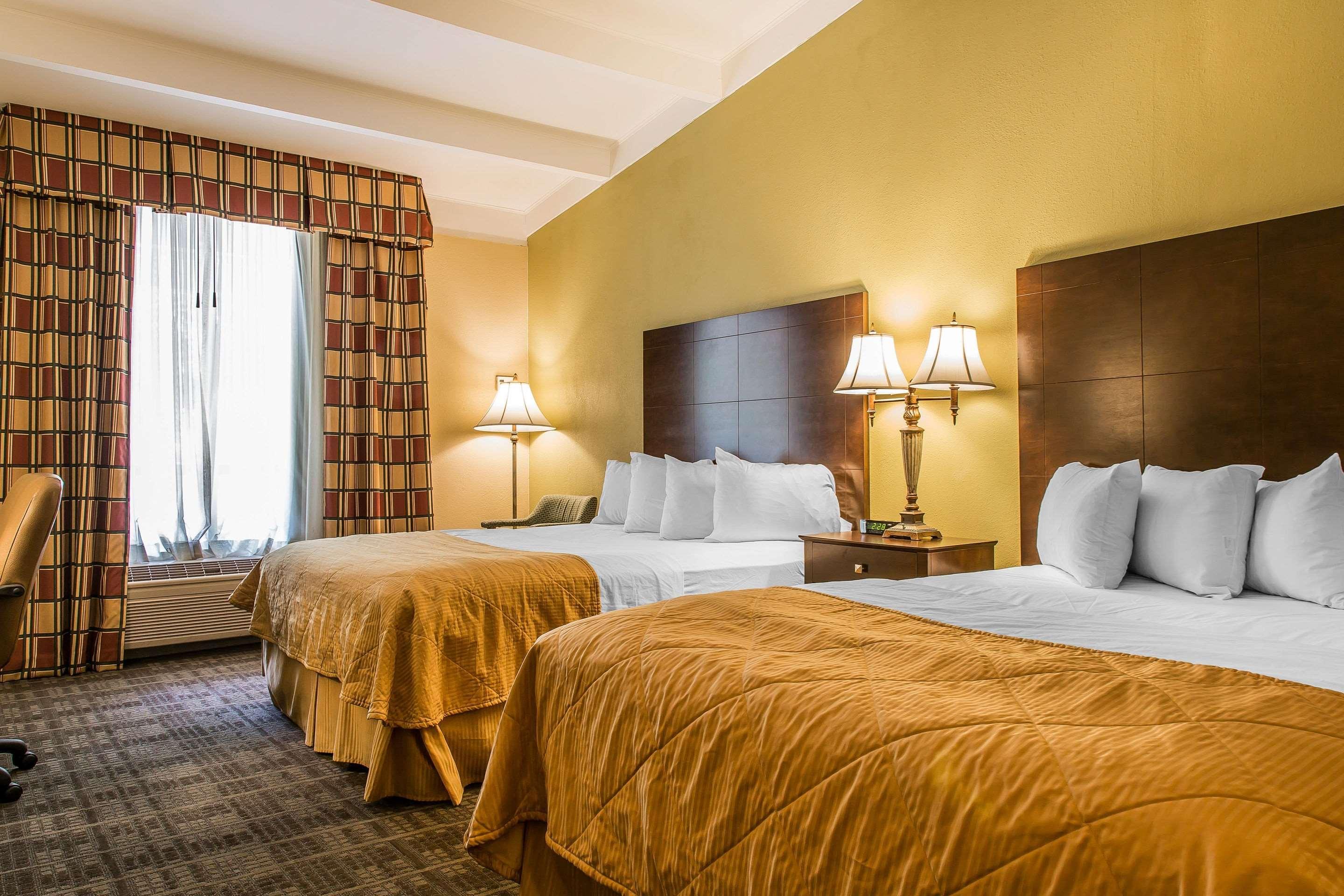 Clarion Hotel & Suites Hamden-New Haven Zewnętrze zdjęcie