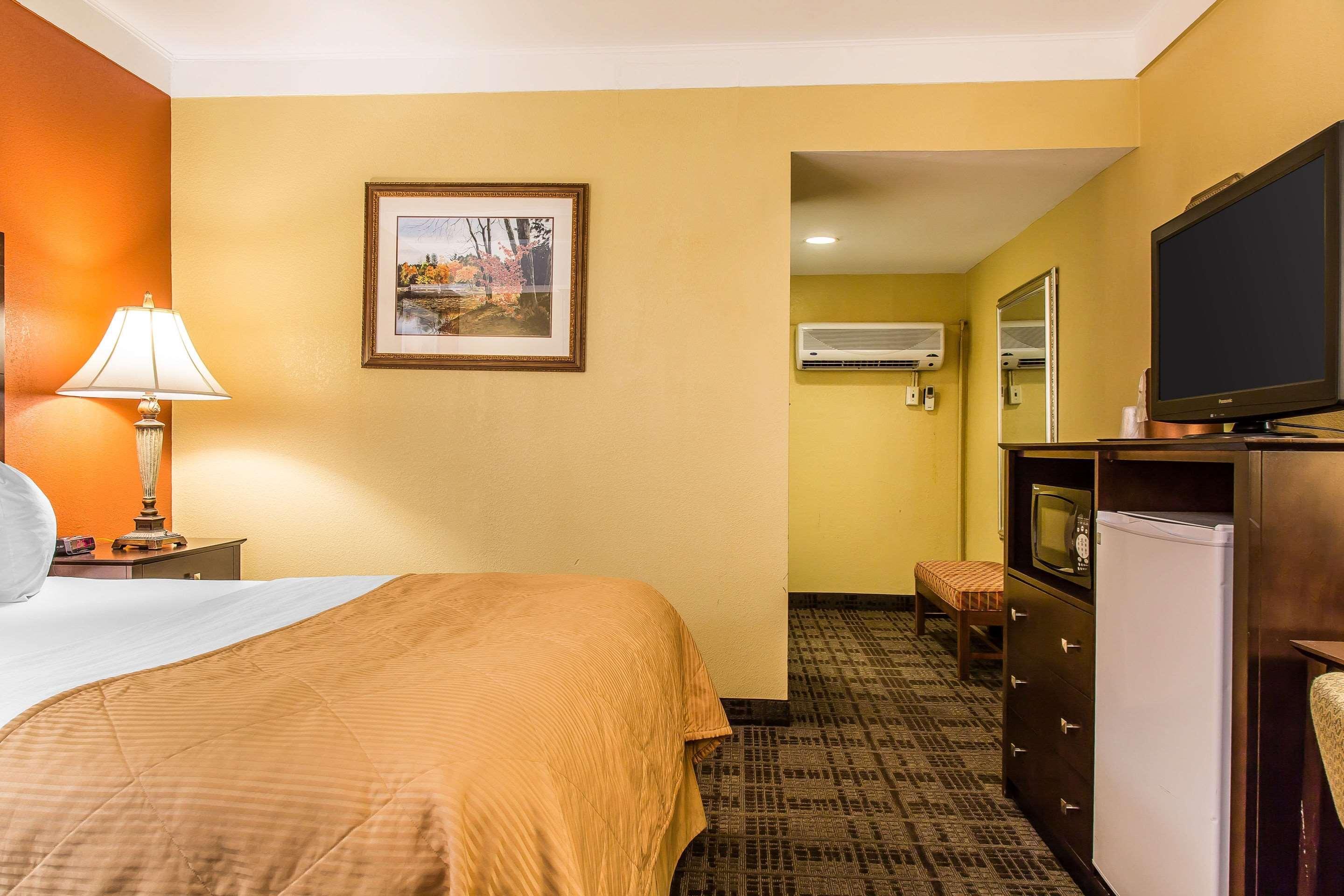 Clarion Hotel & Suites Hamden-New Haven Zewnętrze zdjęcie