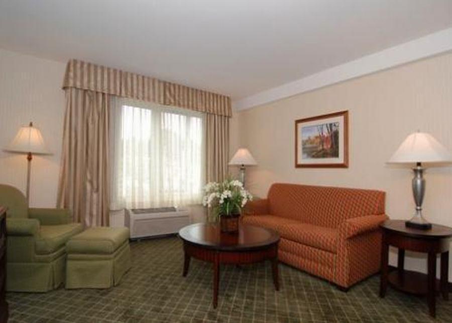Clarion Hotel & Suites Hamden-New Haven Zewnętrze zdjęcie