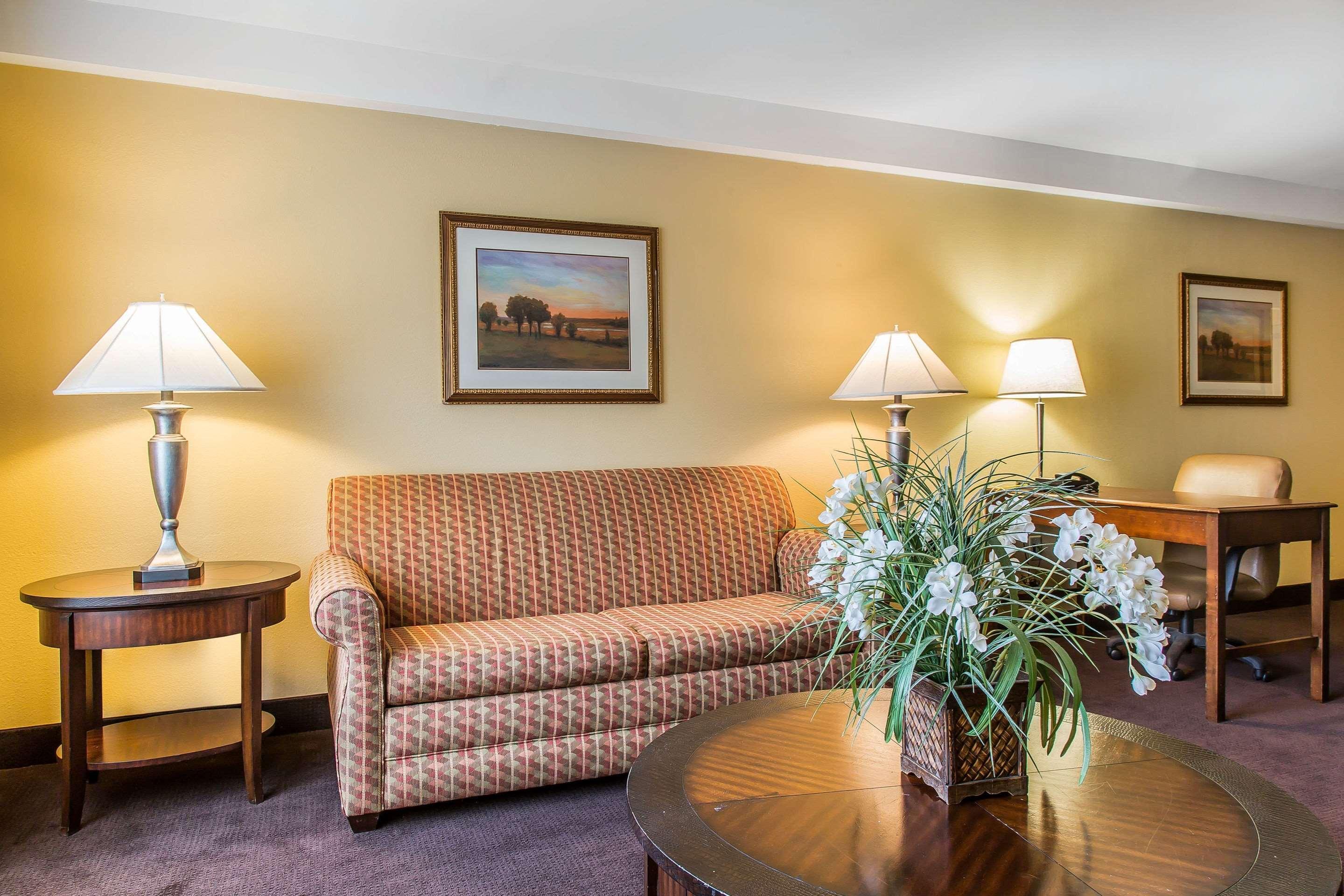 Clarion Hotel & Suites Hamden-New Haven Zewnętrze zdjęcie