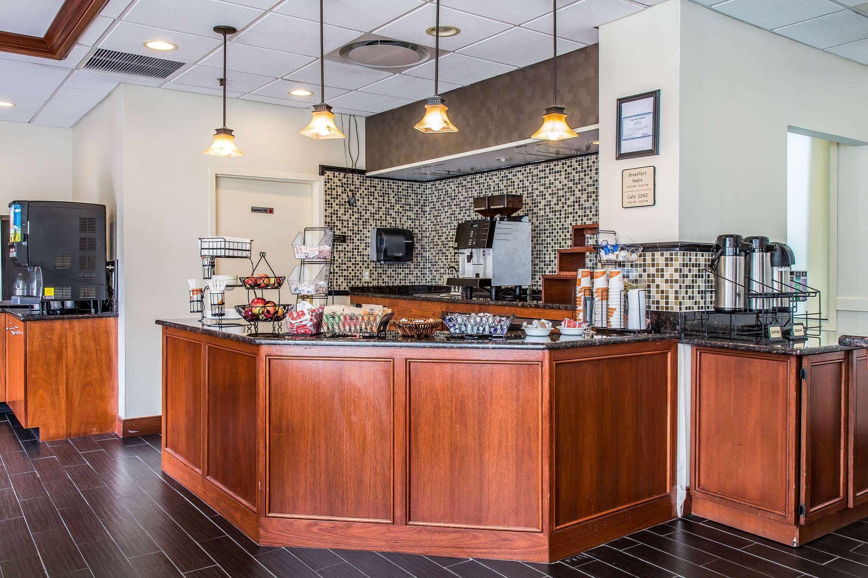 Clarion Hotel & Suites Hamden-New Haven Zewnętrze zdjęcie