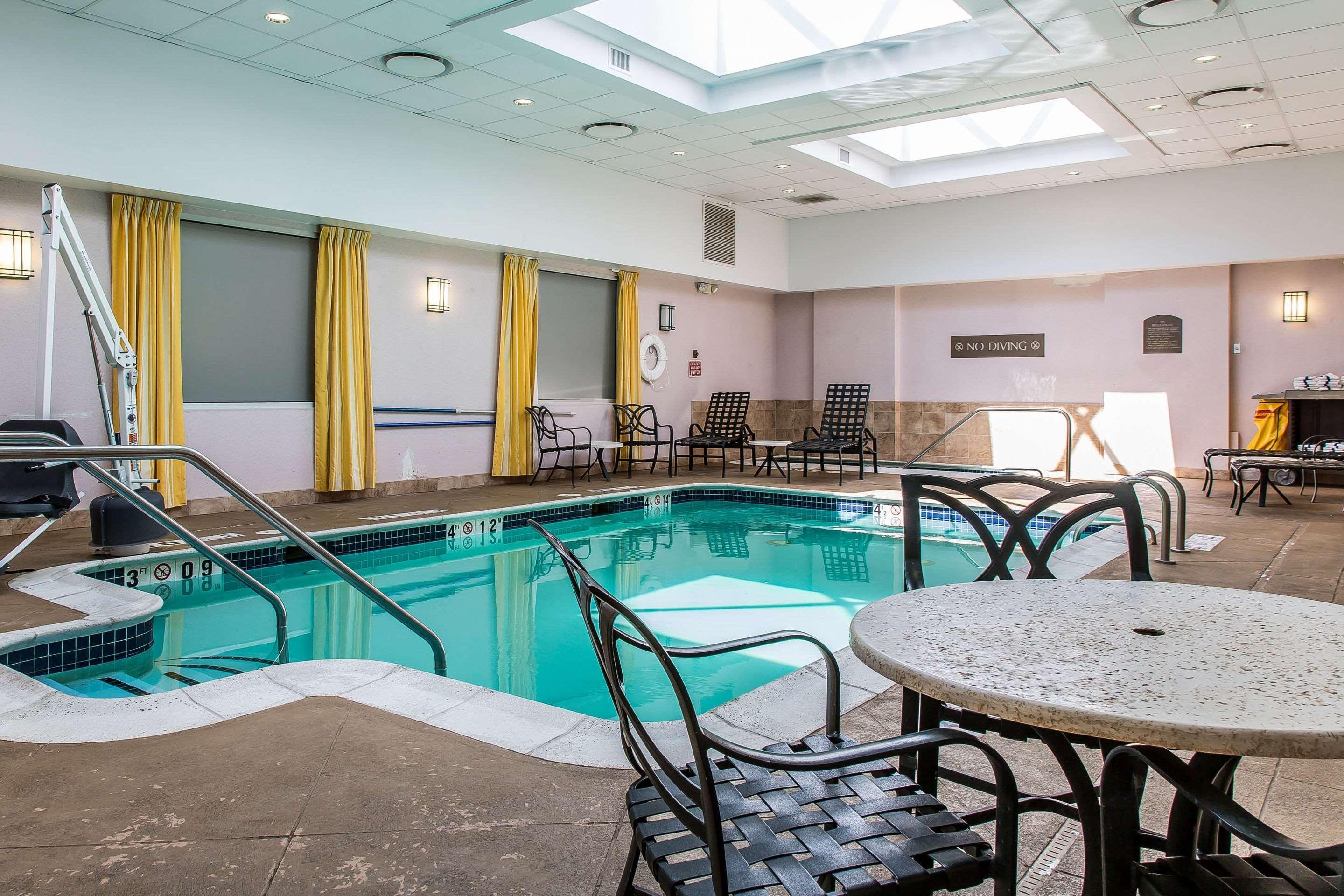 Clarion Hotel & Suites Hamden-New Haven Zewnętrze zdjęcie