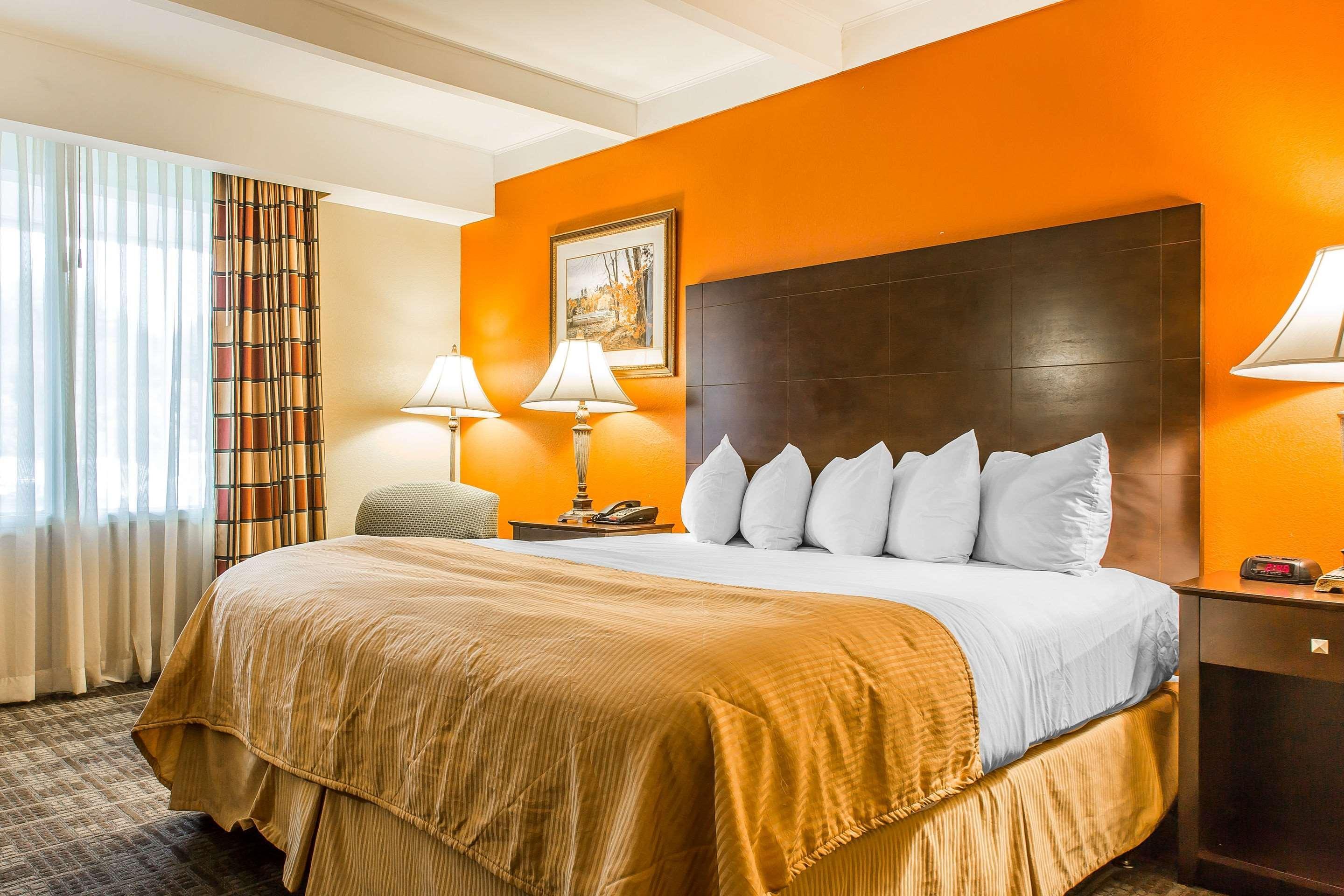 Clarion Hotel & Suites Hamden-New Haven Zewnętrze zdjęcie
