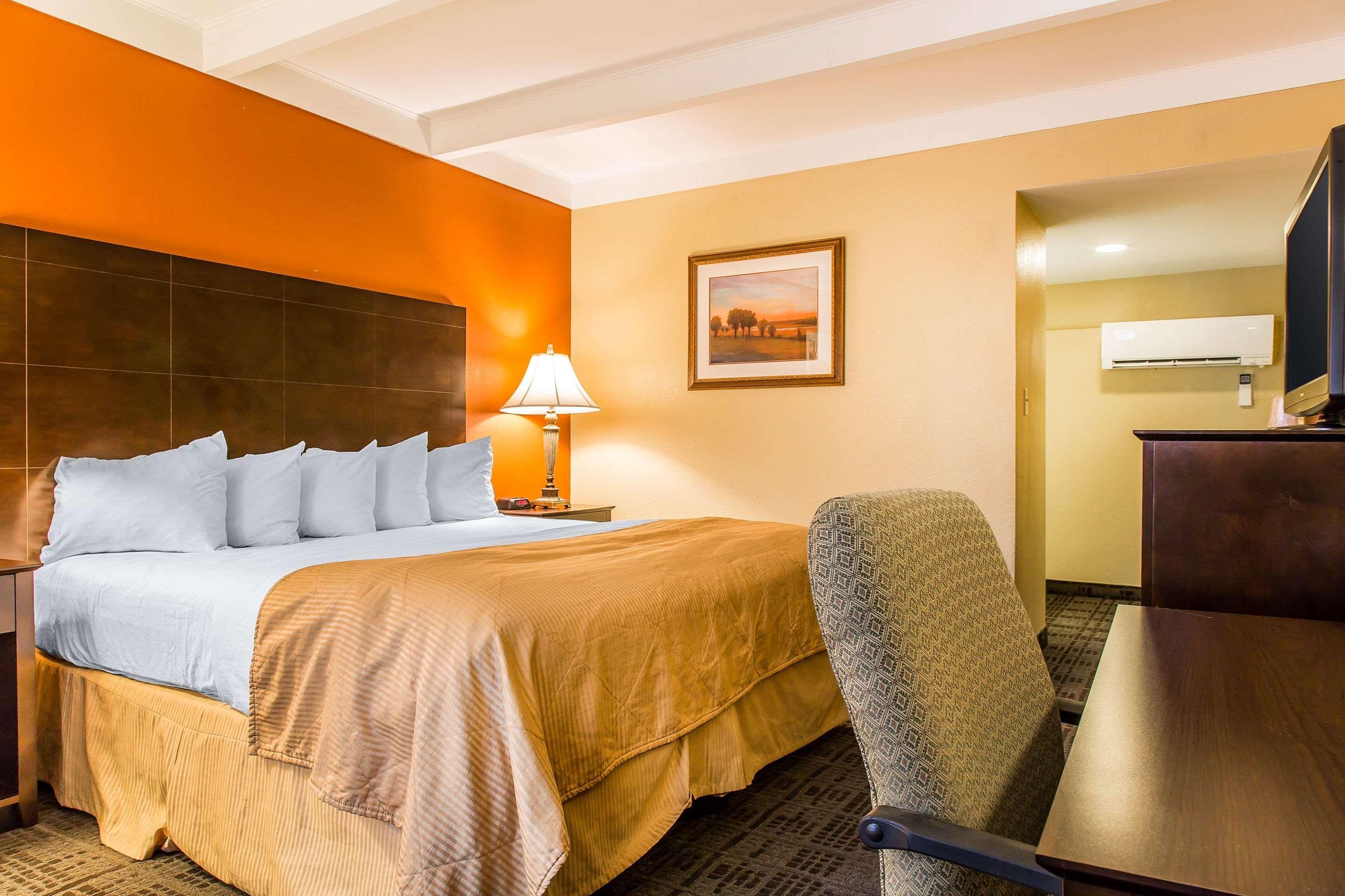 Clarion Hotel & Suites Hamden-New Haven Zewnętrze zdjęcie