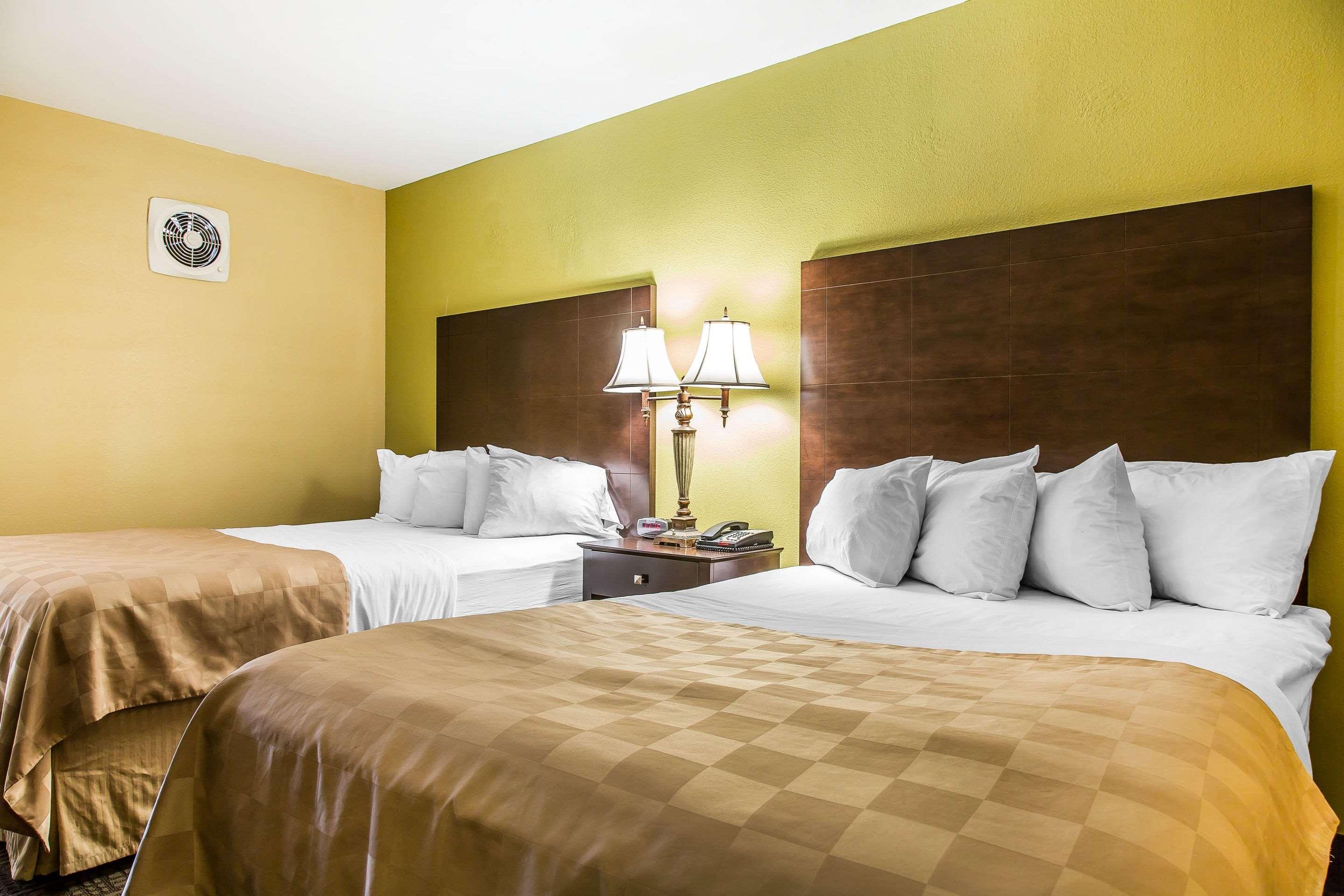 Clarion Hotel & Suites Hamden-New Haven Zewnętrze zdjęcie
