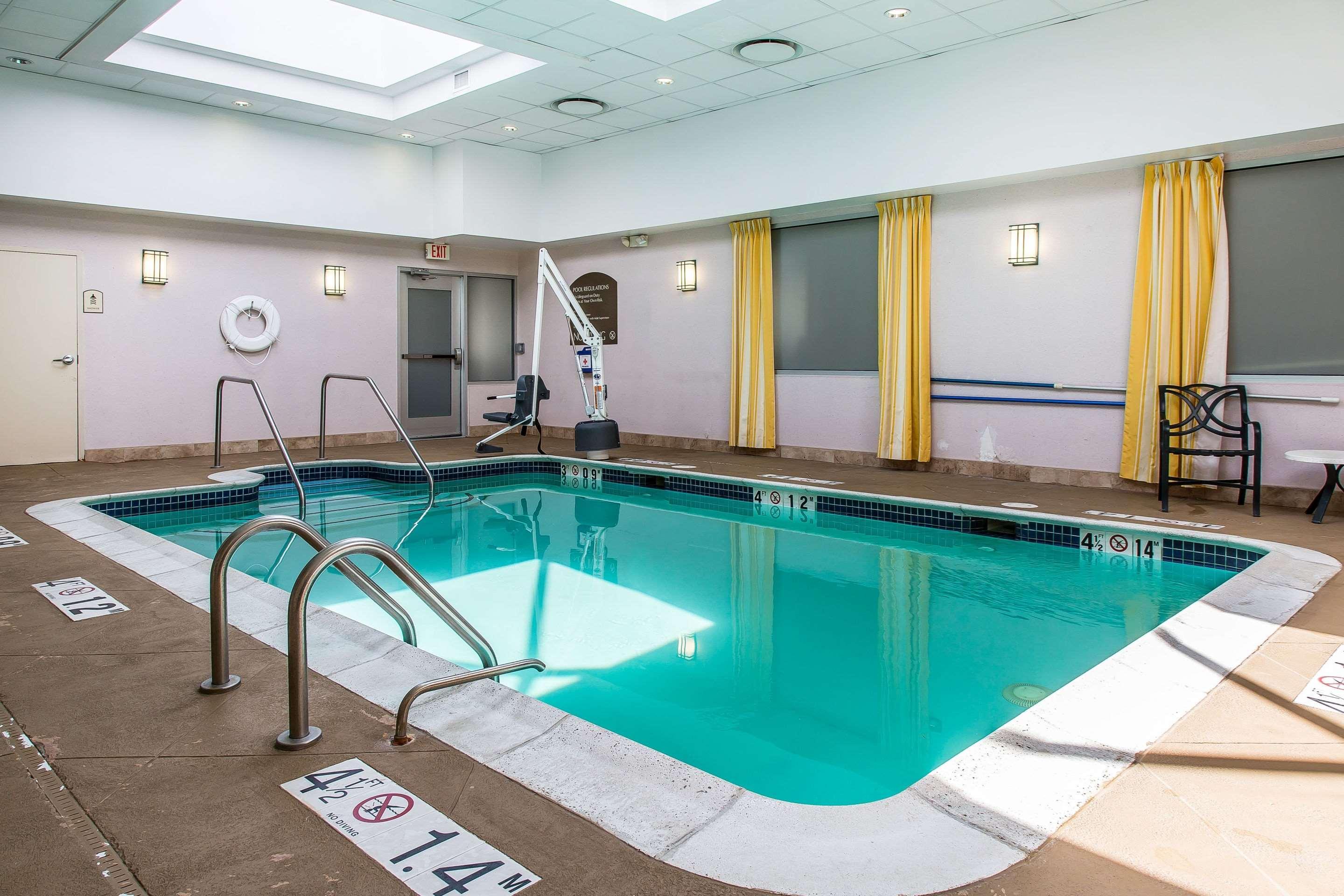 Clarion Hotel & Suites Hamden-New Haven Zewnętrze zdjęcie