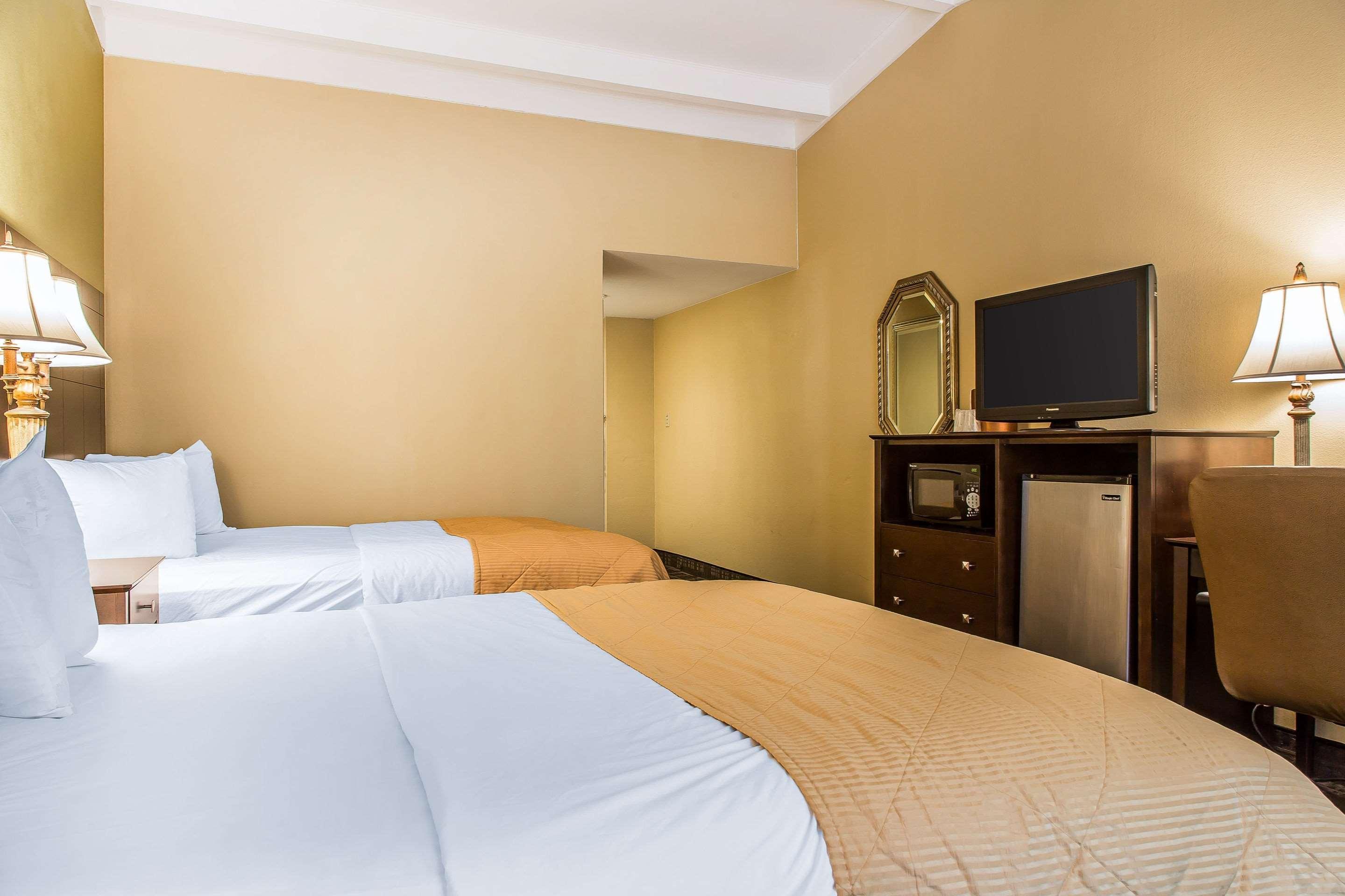 Clarion Hotel & Suites Hamden-New Haven Zewnętrze zdjęcie