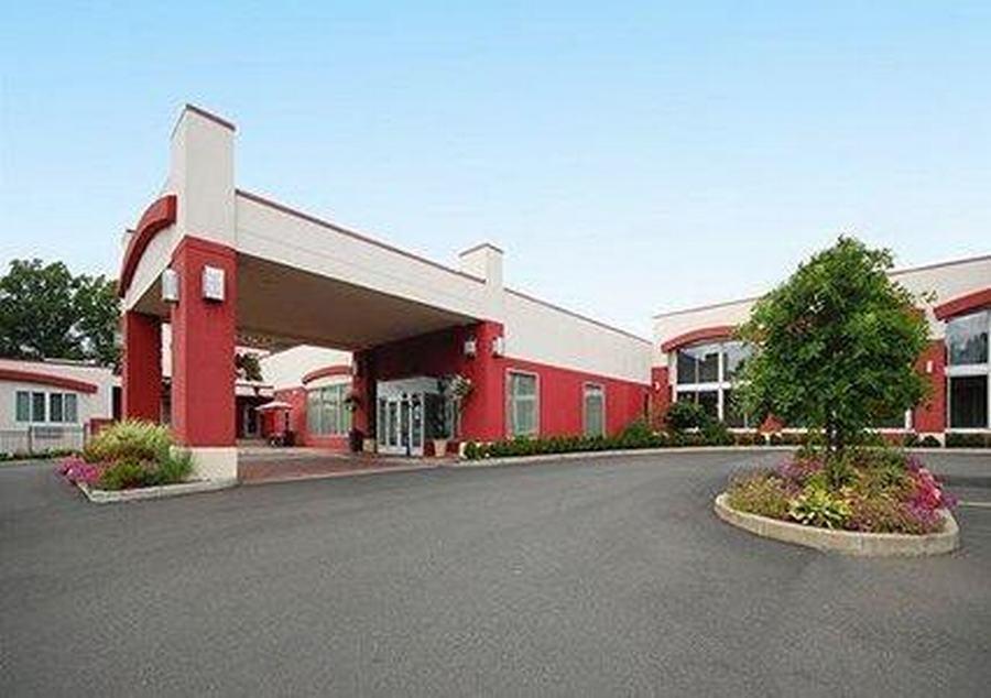 Clarion Hotel & Suites Hamden-New Haven Zewnętrze zdjęcie