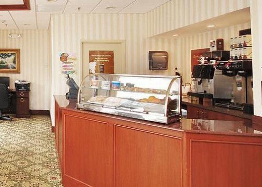 Clarion Hotel & Suites Hamden-New Haven Zewnętrze zdjęcie