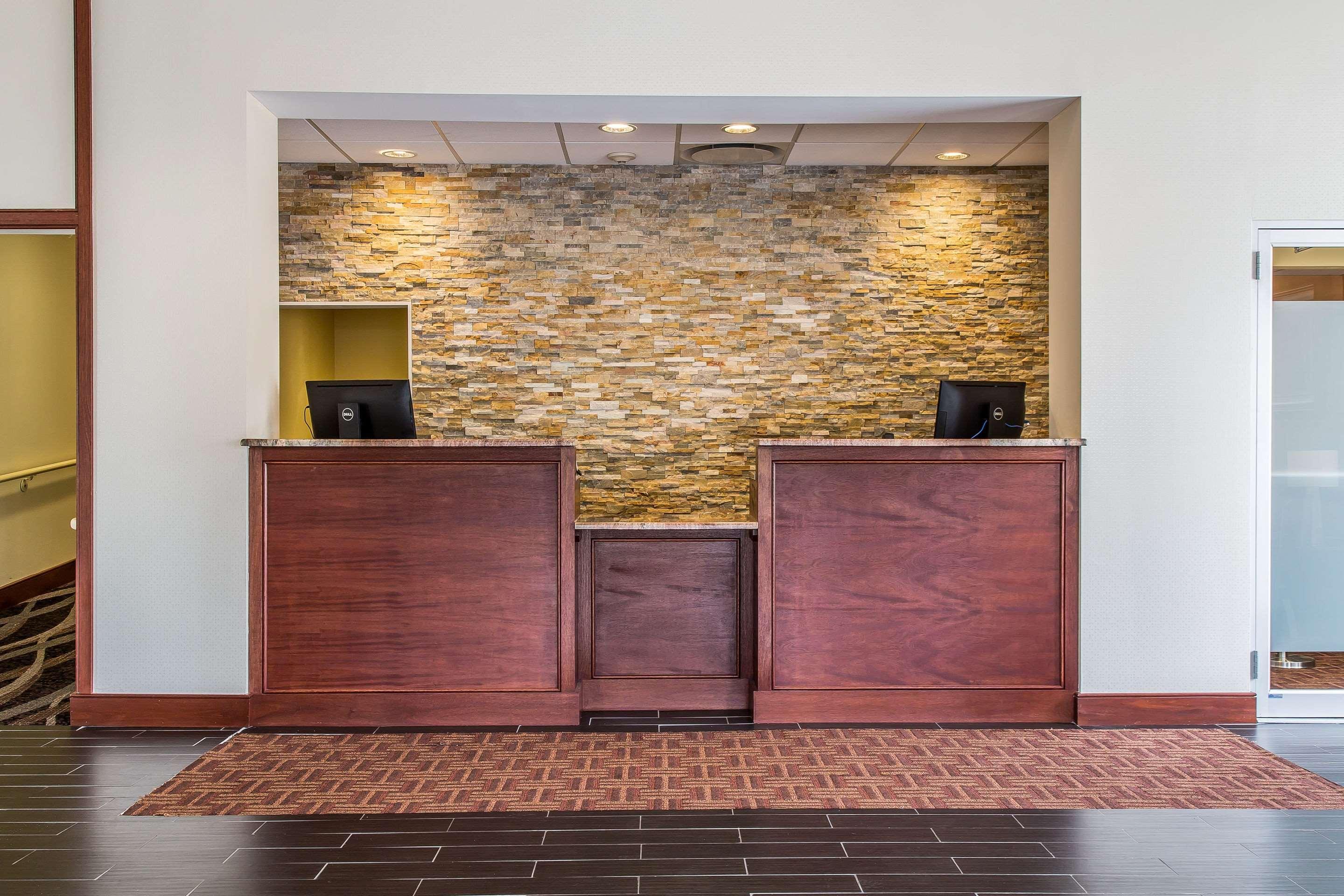 Clarion Hotel & Suites Hamden-New Haven Zewnętrze zdjęcie