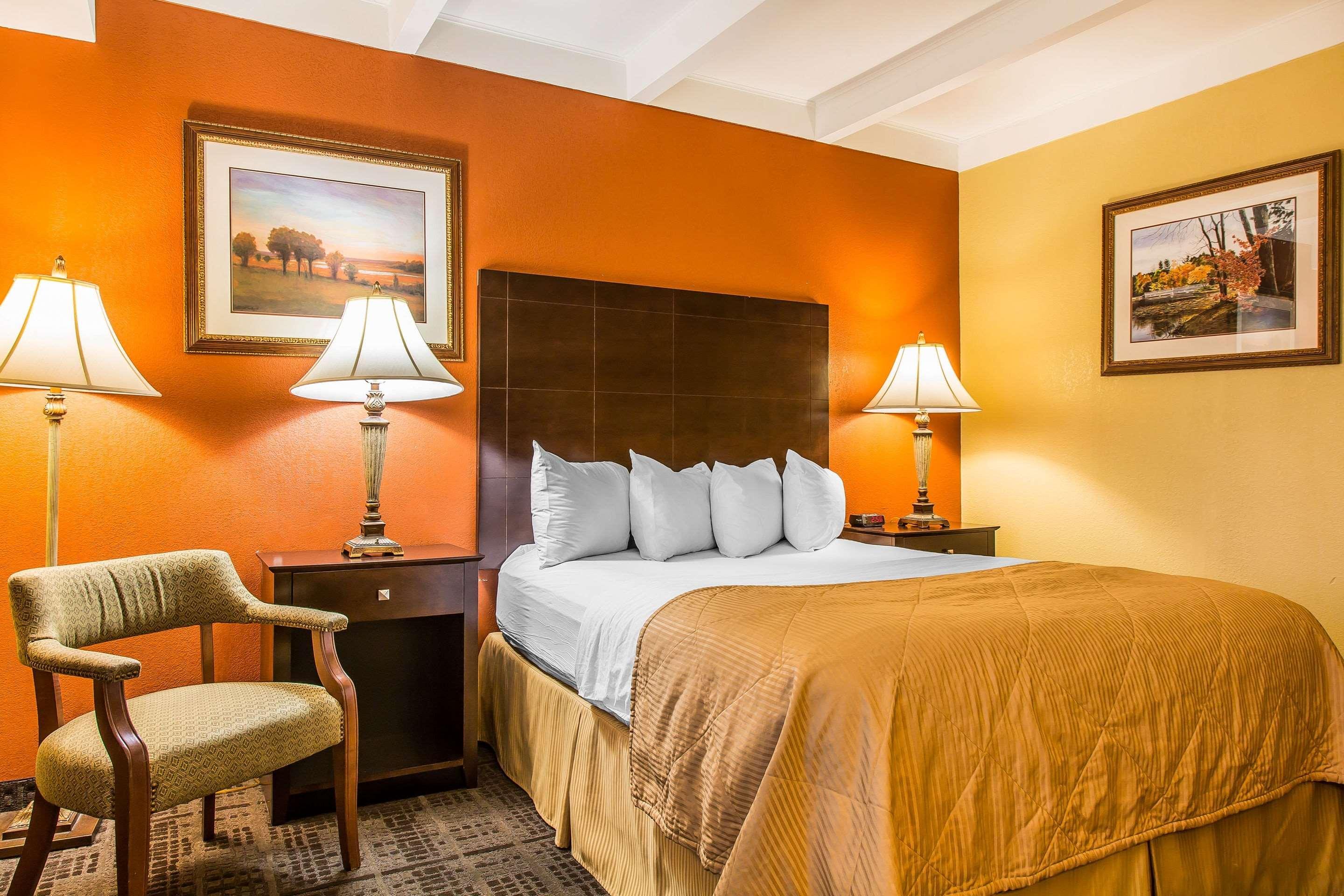 Clarion Hotel & Suites Hamden-New Haven Zewnętrze zdjęcie