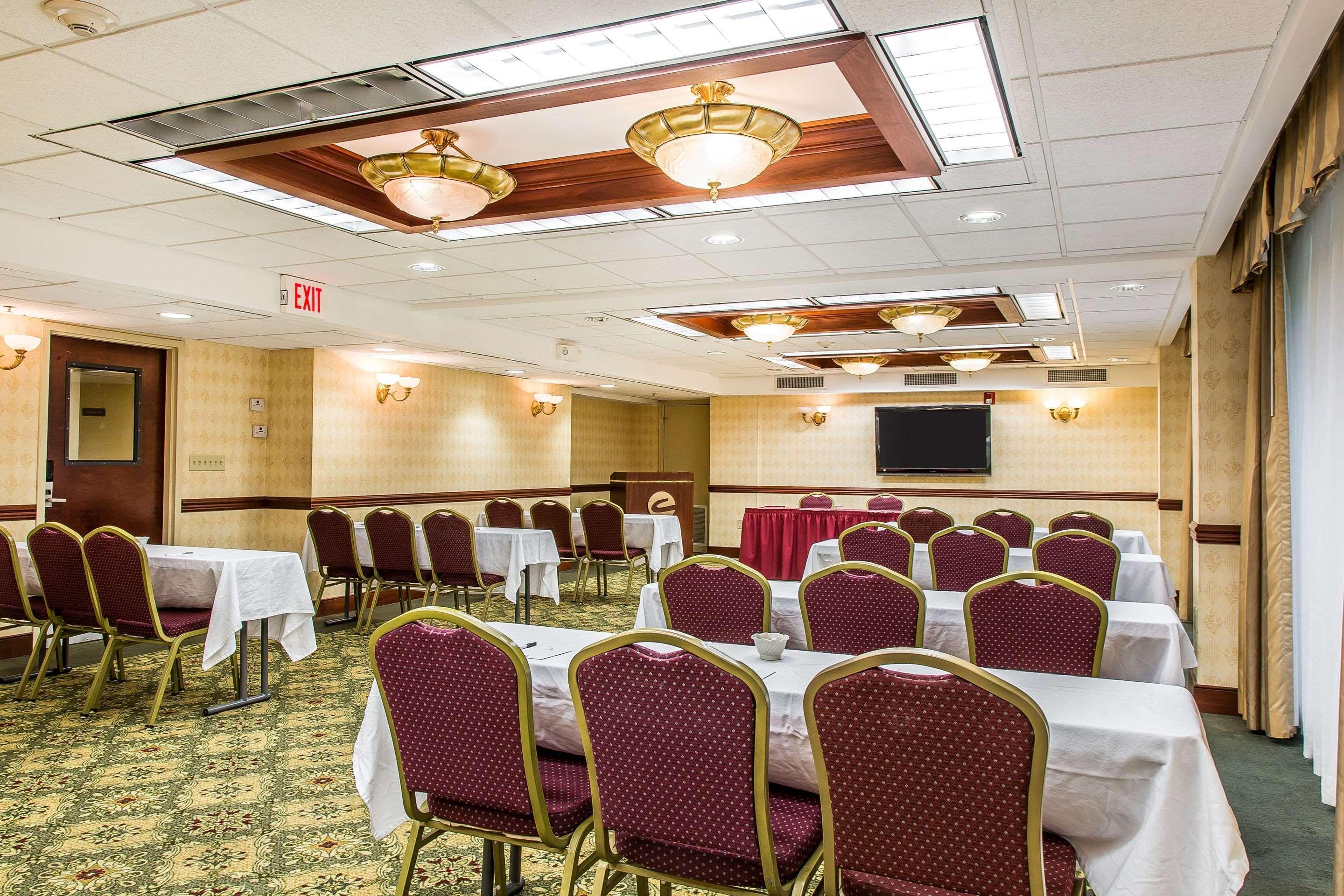 Clarion Hotel & Suites Hamden-New Haven Zewnętrze zdjęcie