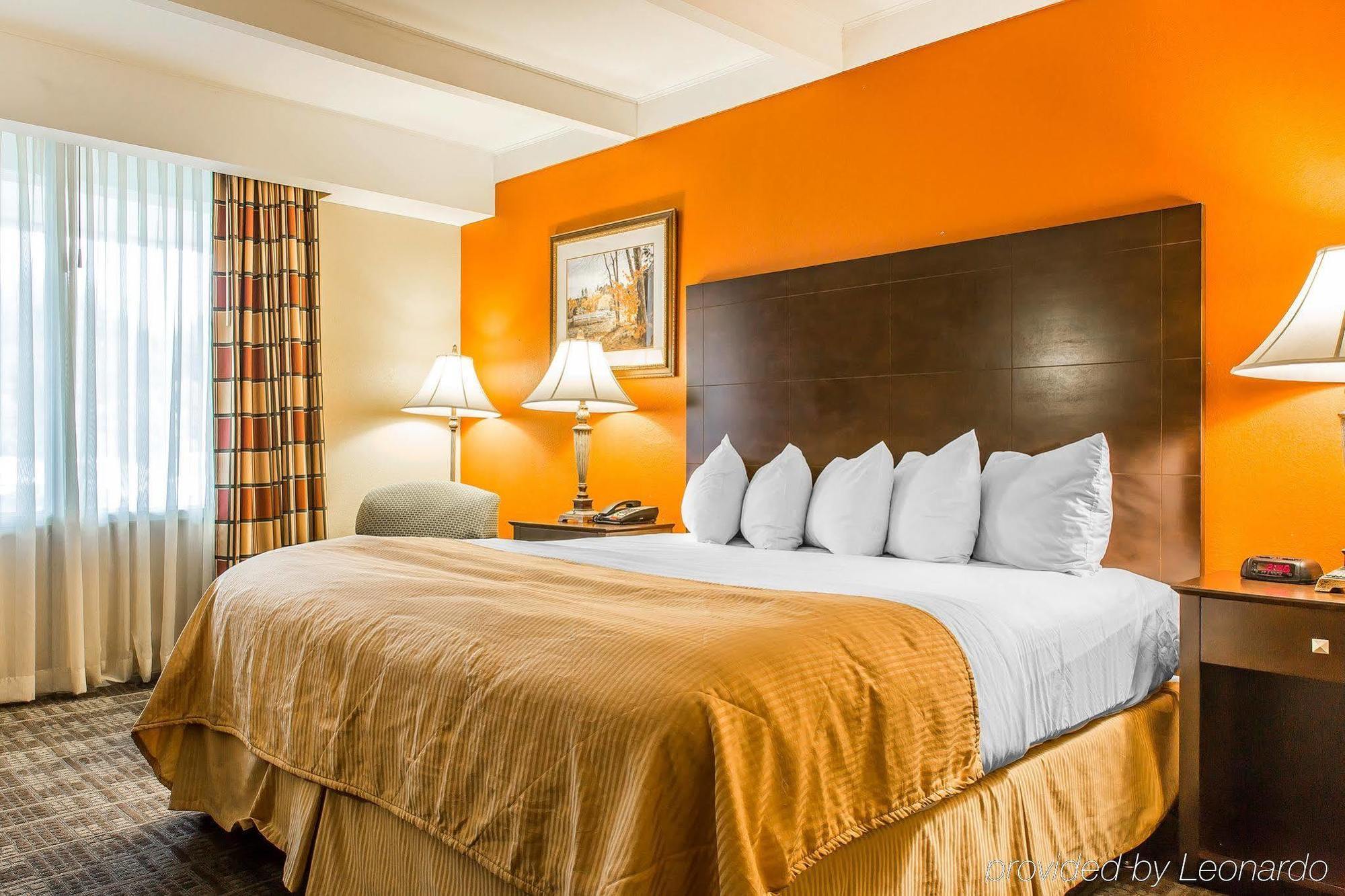 Clarion Hotel & Suites Hamden-New Haven Zewnętrze zdjęcie