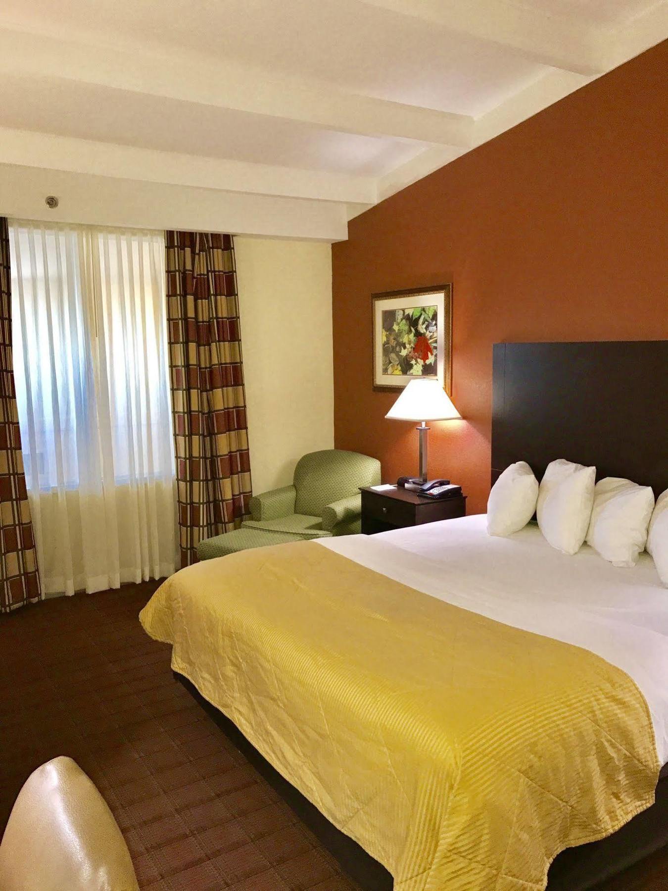 Clarion Hotel & Suites Hamden-New Haven Zewnętrze zdjęcie